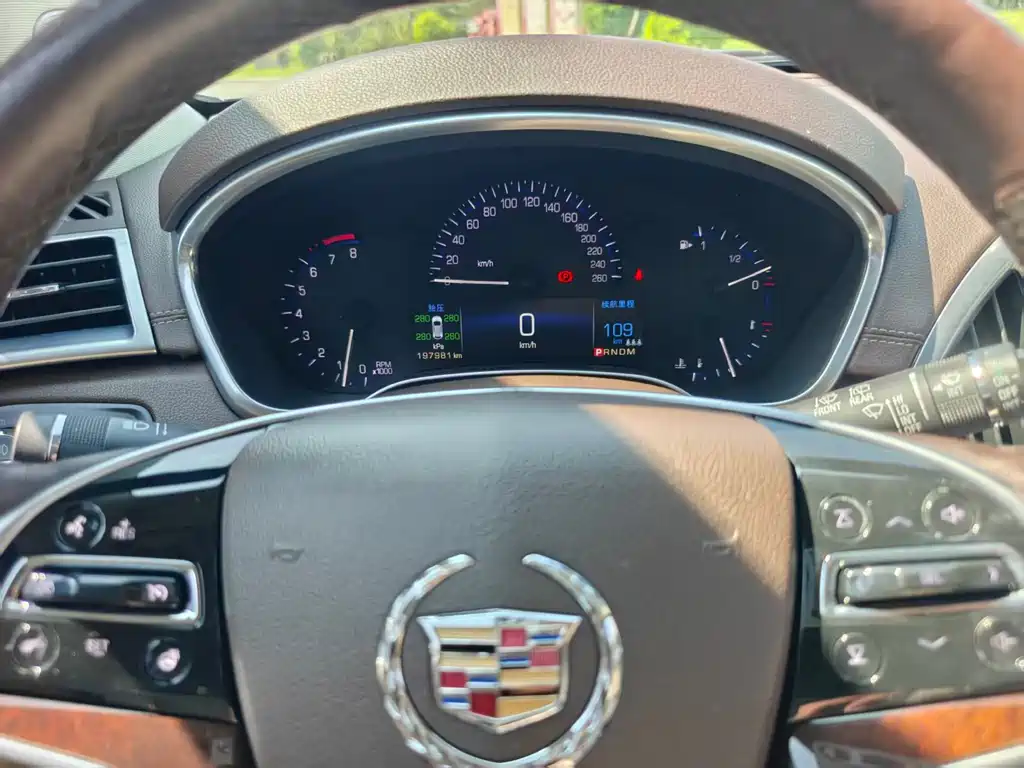 Cadillac SRX 2014 — фото 9
