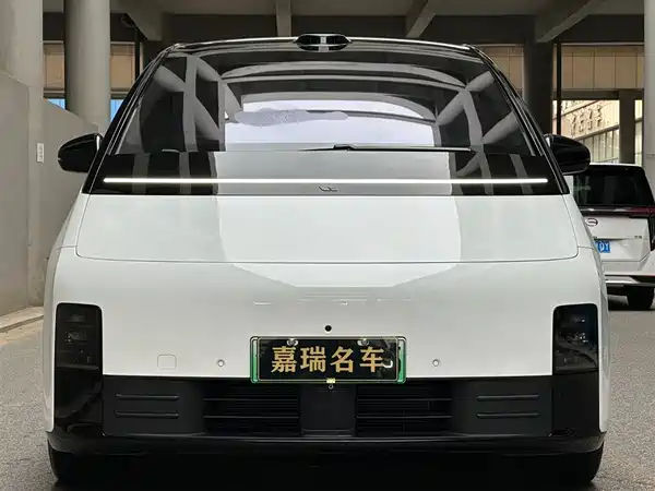 Li Auto MEGA 2025