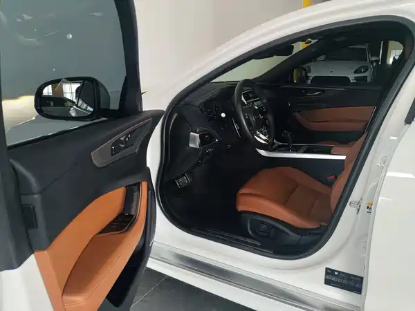 Jaguar XEL 2023