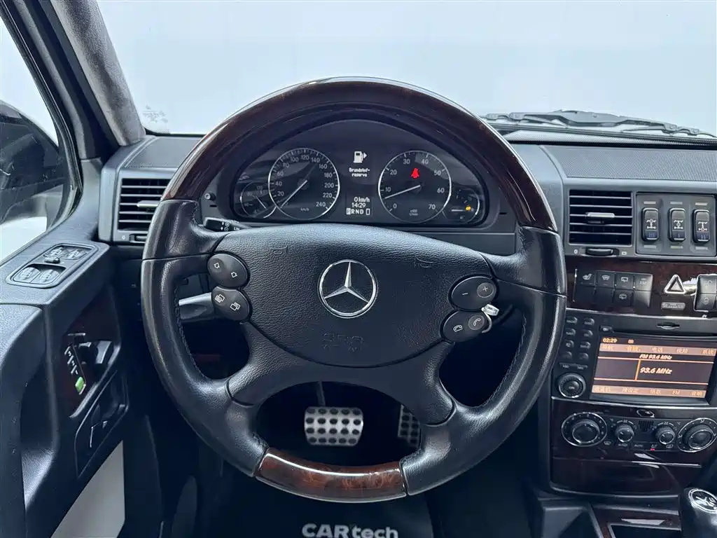 Mercedes-Benz G-Class 2010 — фото 15