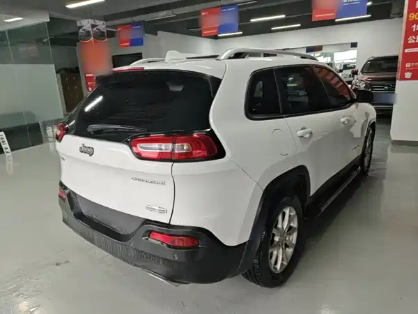 Jeep Cherokee 2016