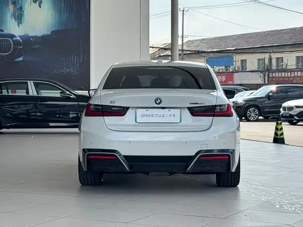 BMW i3 2025