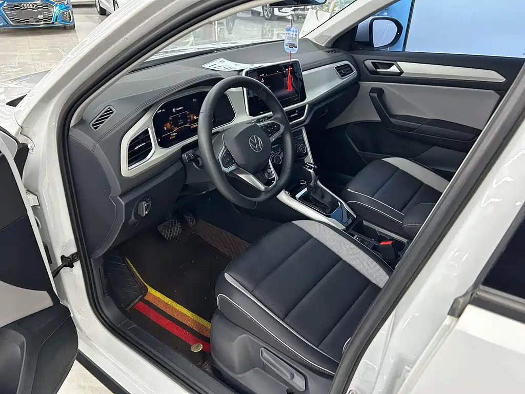 Volkswagen T-Roc 2023