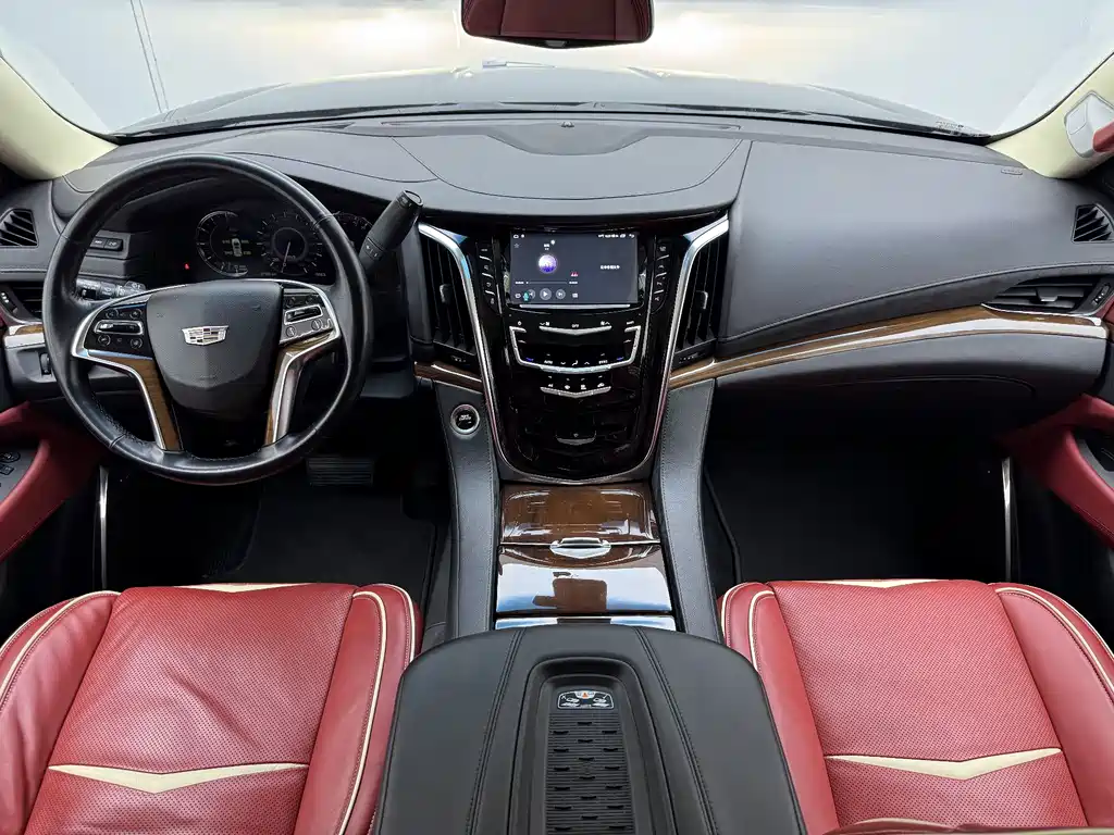 Cadillac Escalade 2018 — фото 15