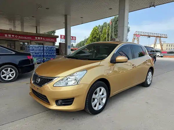 Nissan Tiida 2012