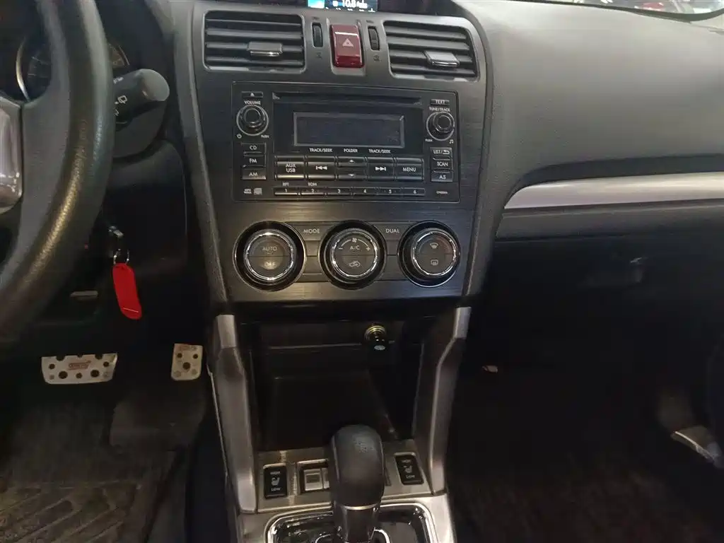 Subaru Forester 2015 — фото 13
