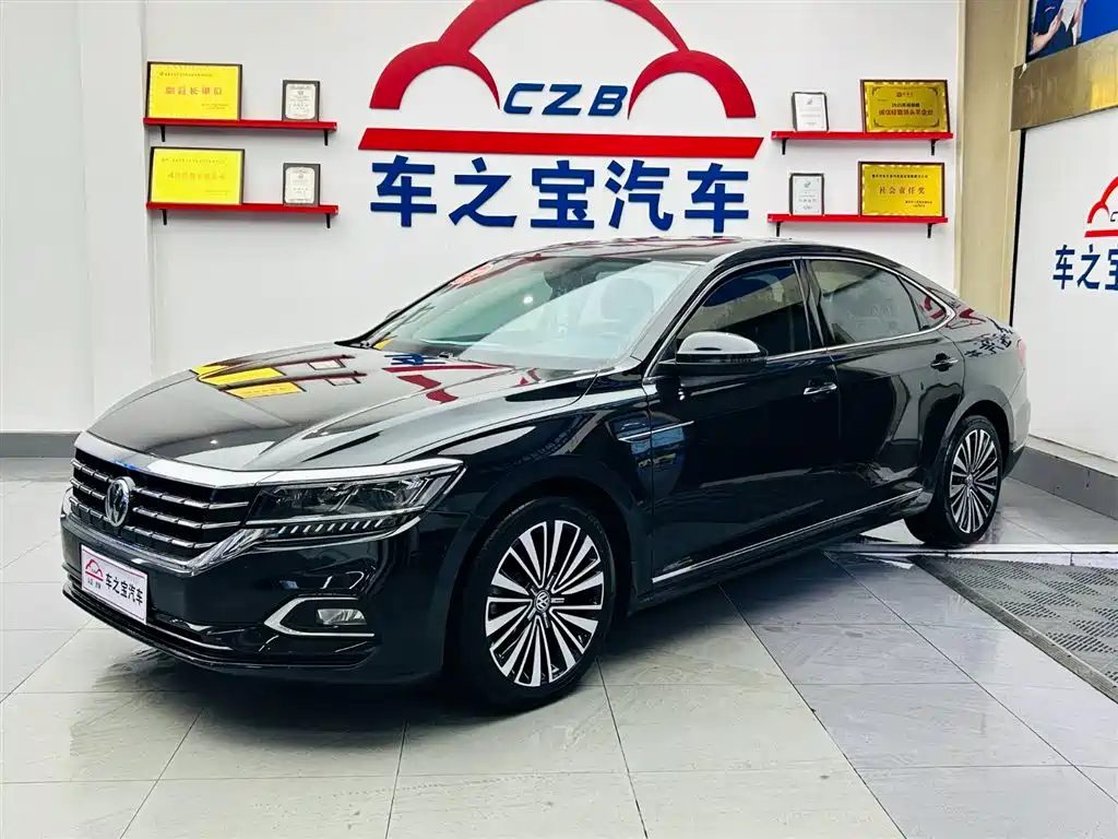 Volkswagen Passat 2019 — фото 1