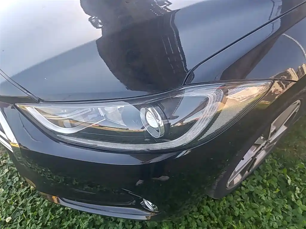 Hyundai Elantra 2018 — фото 18