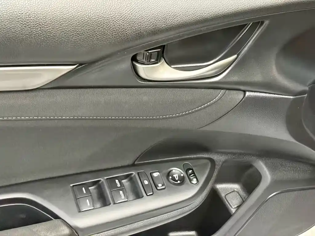 Honda Civic 2021 — фото 18