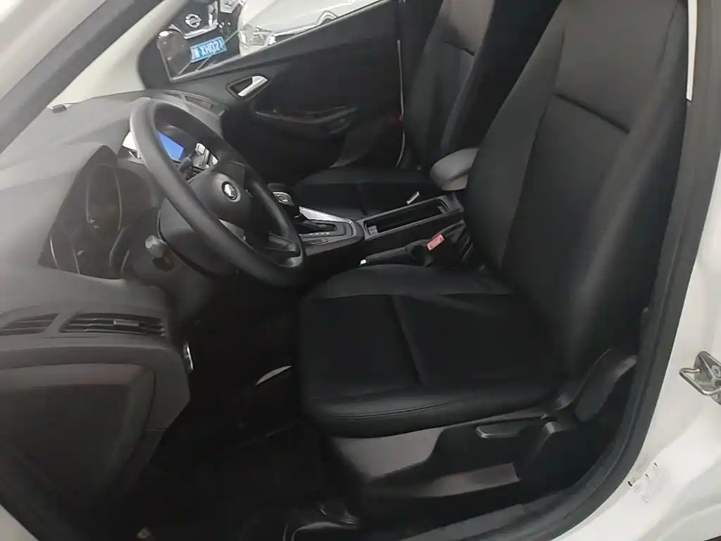 Ford Focus 2016 — фото 15