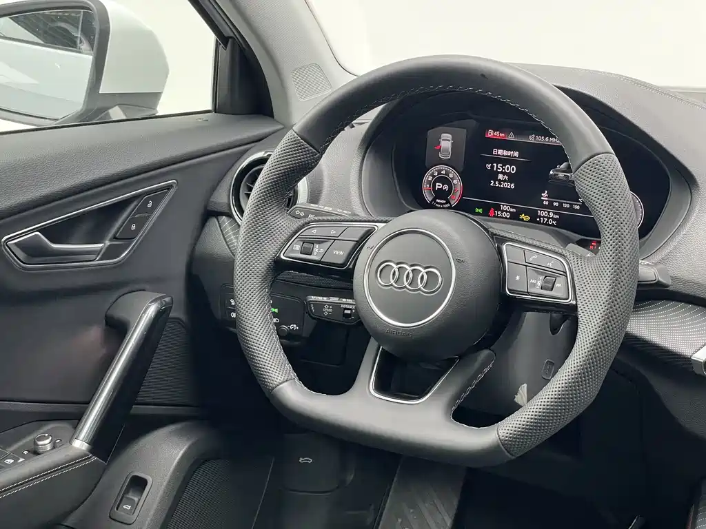 Audi Q2L 2026 — фото 17