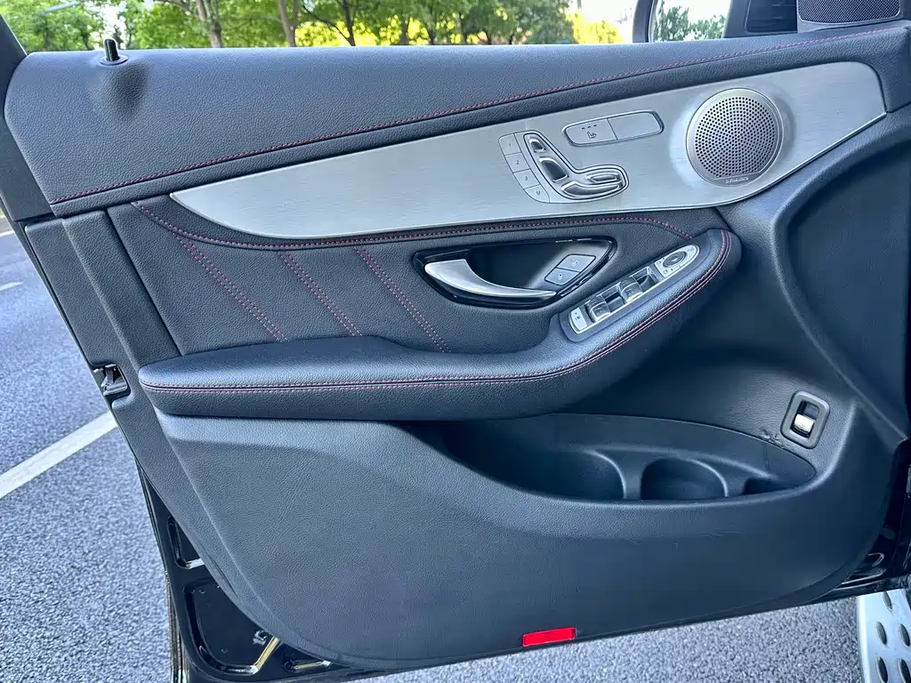 Mercedes-Benz GLC AMG 2018 — фото 12
