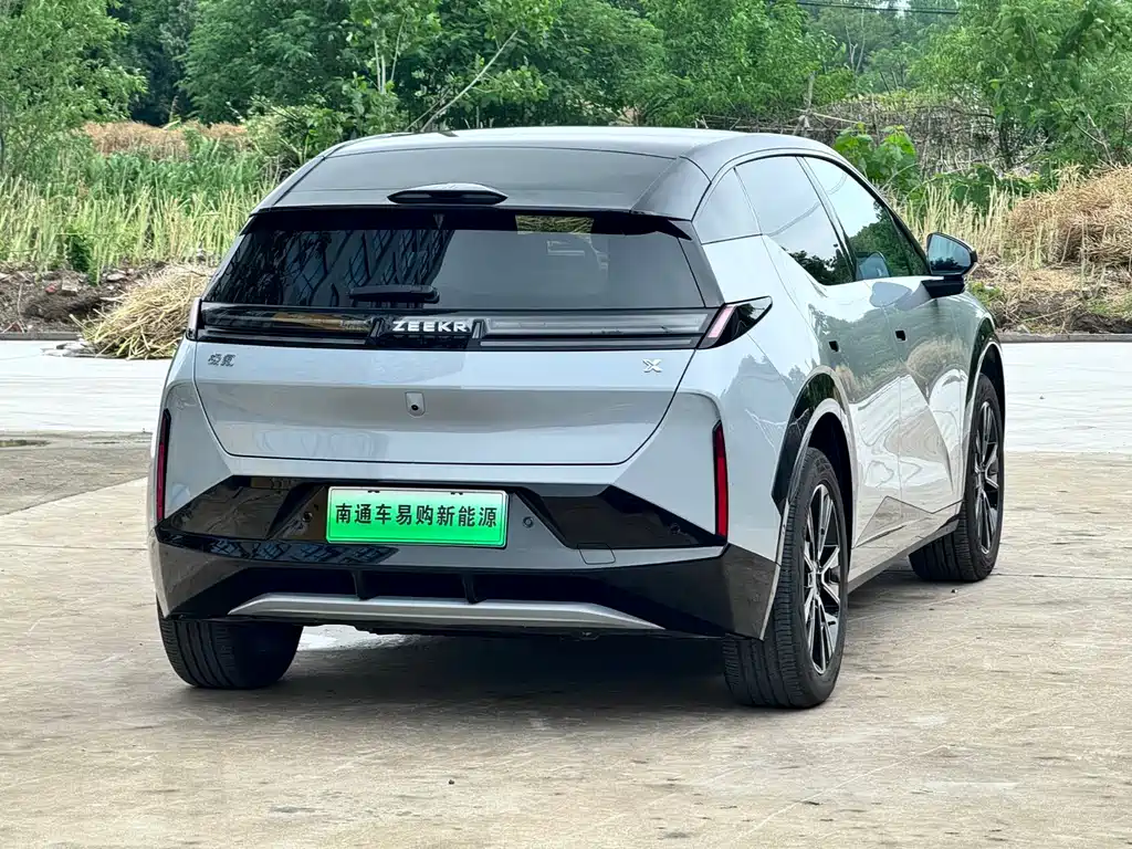 Zeekr X 2024