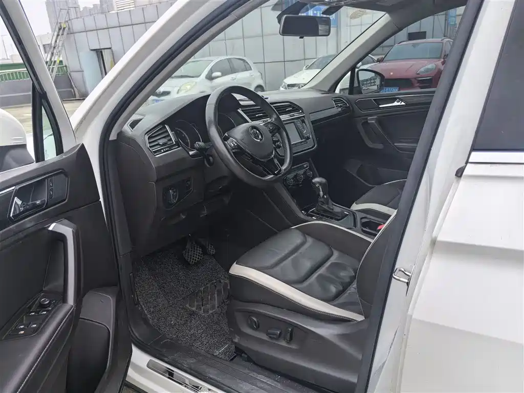 Volkswagen Tiguan L 2017 — фото 17