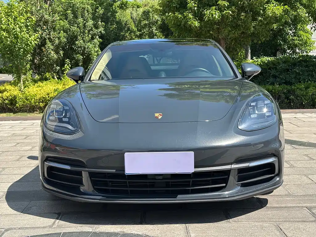 Porsche Panamera 2018 — фото 2