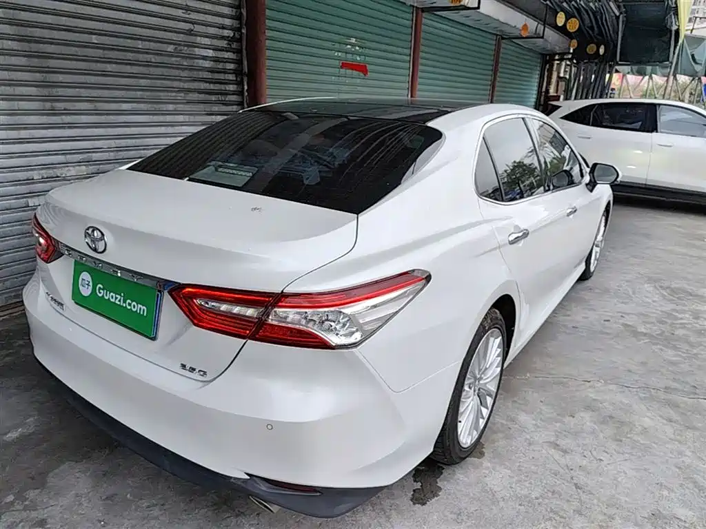 Toyota Camry 2020 — фото 7