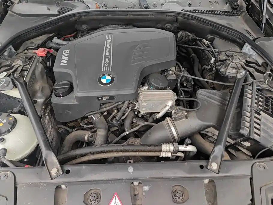 BMW 5 Series 2016 — фото 10
