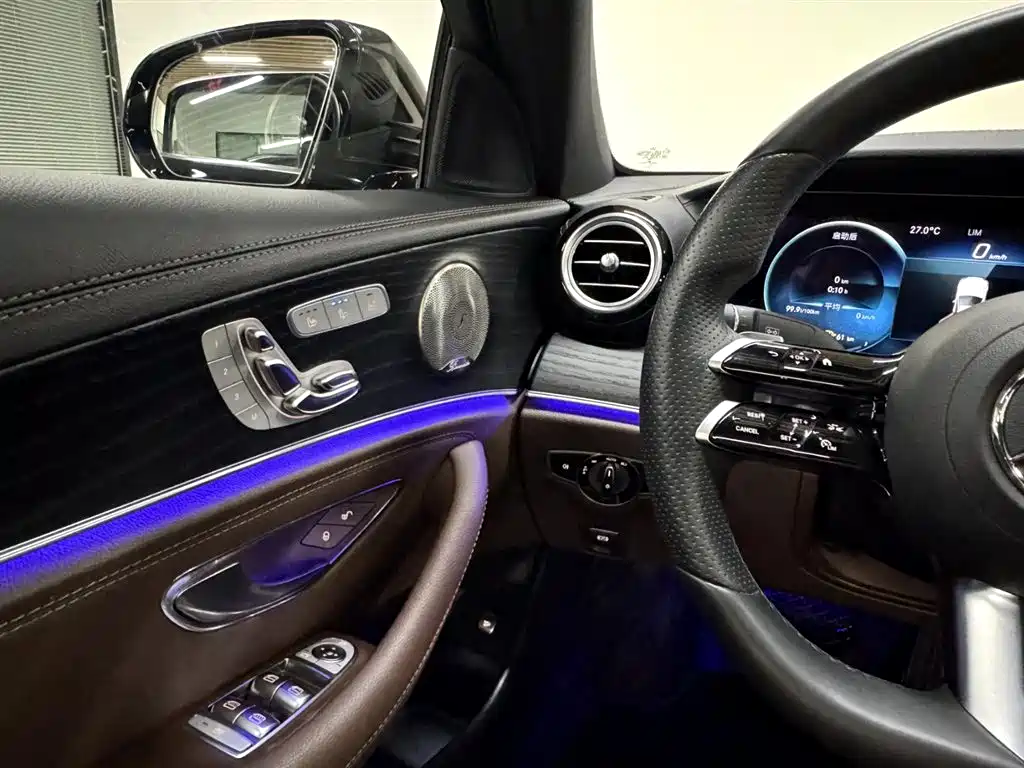Mercedes-Benz E-Class 2021 — фото 17