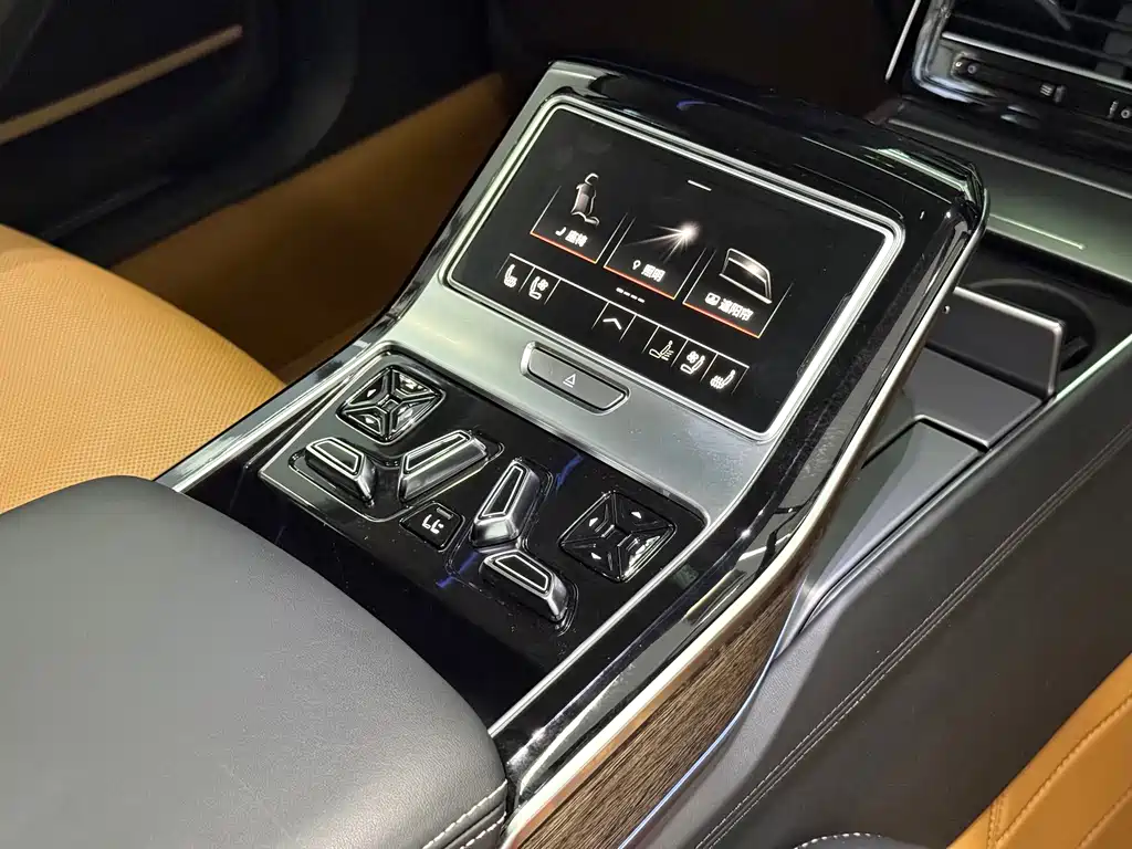 Audi A8 2019 — фото 11