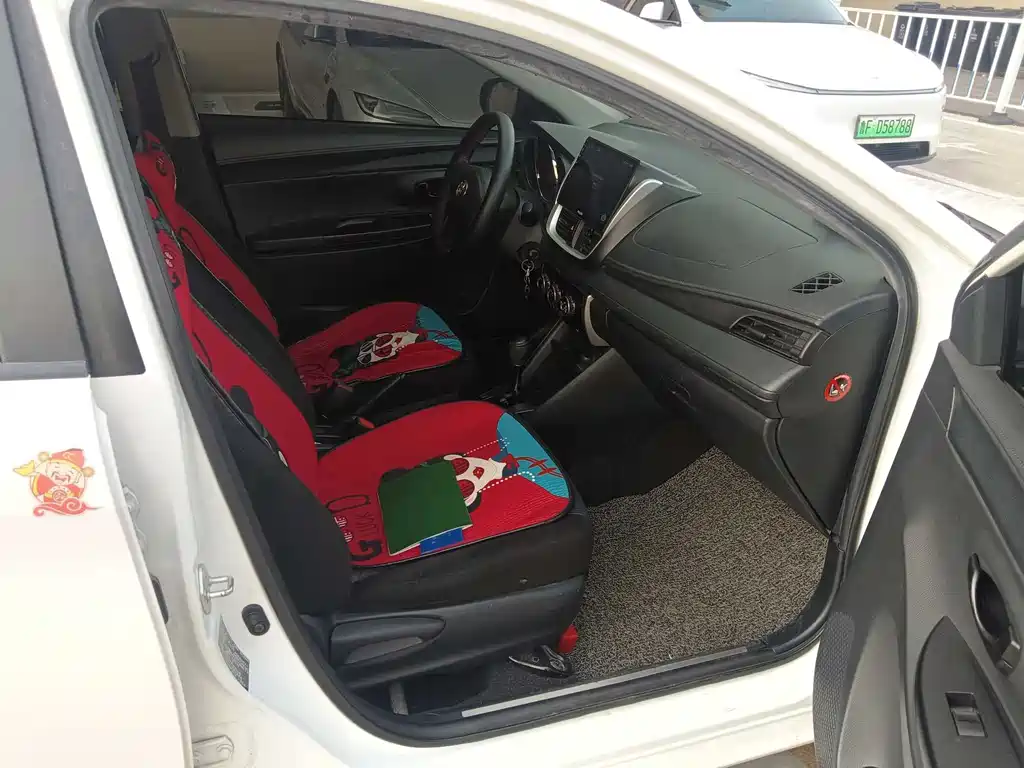 Toyota Yaris L 2018 — фото 9