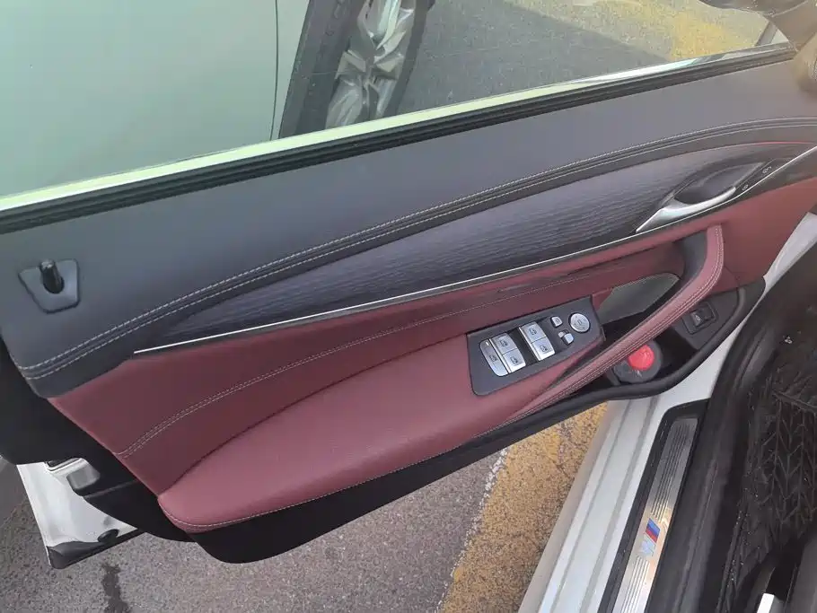 BMW 5 Series 2021 — фото 7