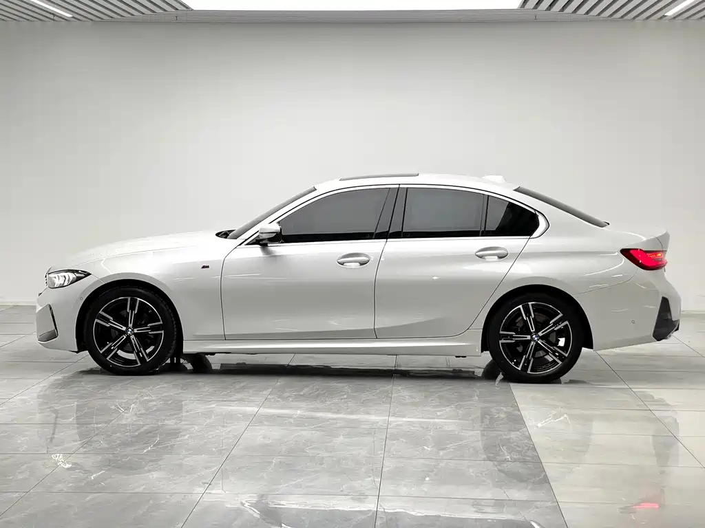 BMW 3 Series 2024