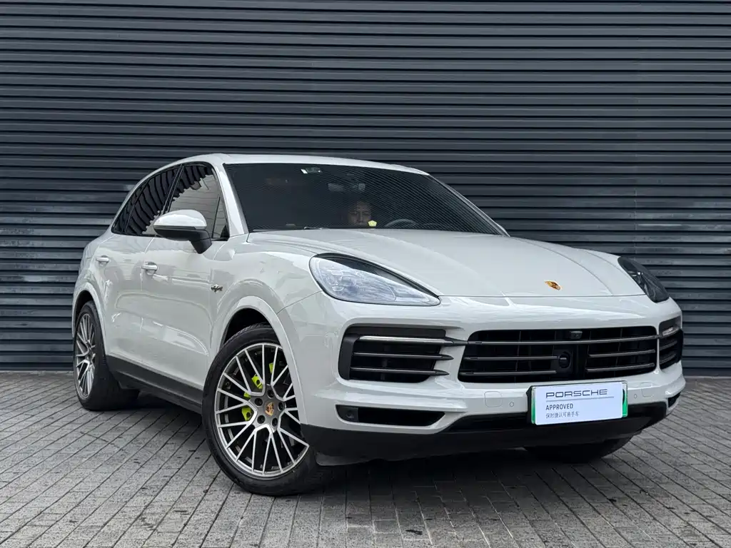 Porsche Cayenne Hybrid 2023