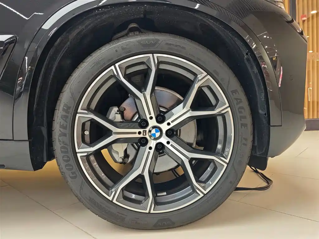 BMW X5 2025 — фото 10