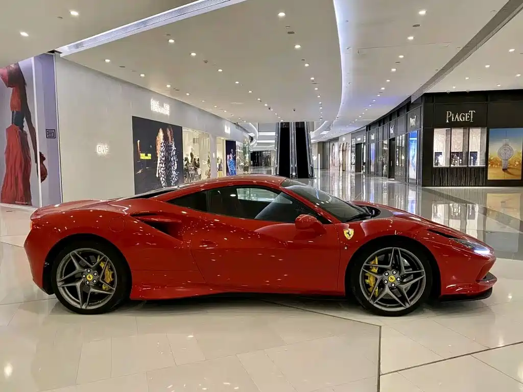 Ferrari F8 2023 — фото 2