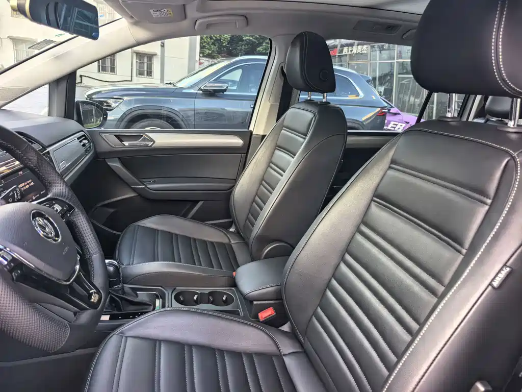 Volkswagen Touran 2020 — фото 10