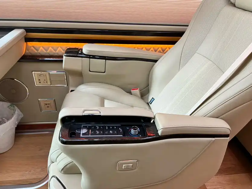 Toyota Coaster 2022 — фото 10