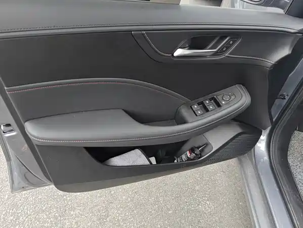 Roewe i5 2026