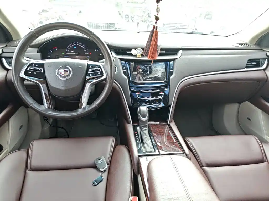 Cadillac XTS 2015 — фото 10