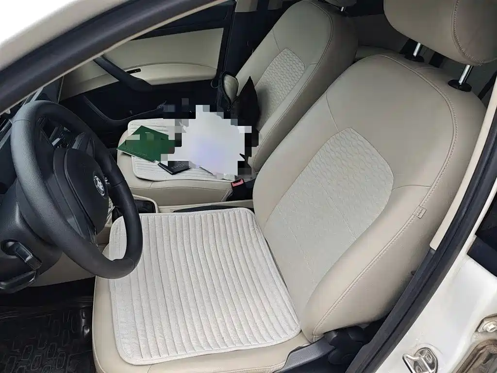 Skoda Rapid 2015 — фото 16