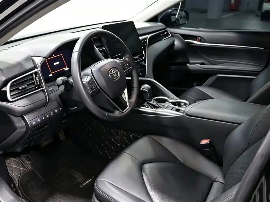 Toyota Camry 2023 — фото 9