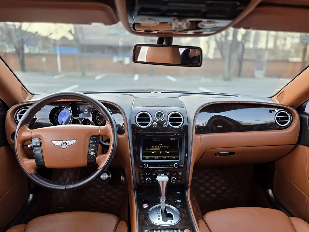 Bentley Flying Spur 2011 — фото 9