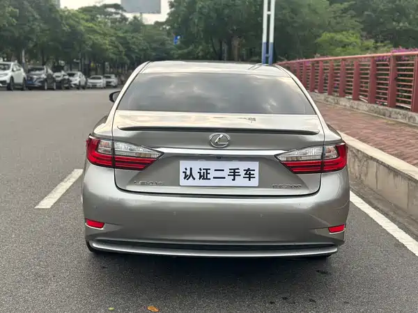 Lexus ES 2015