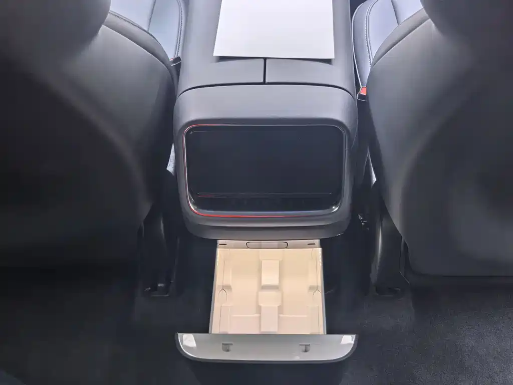 Xiaomi YU7 2025 — фото 14
