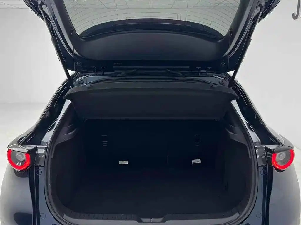 Mazda CX-30 2022 — фото 10