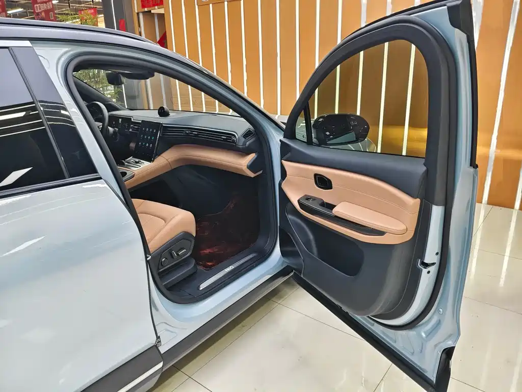 NIO ES6 2020