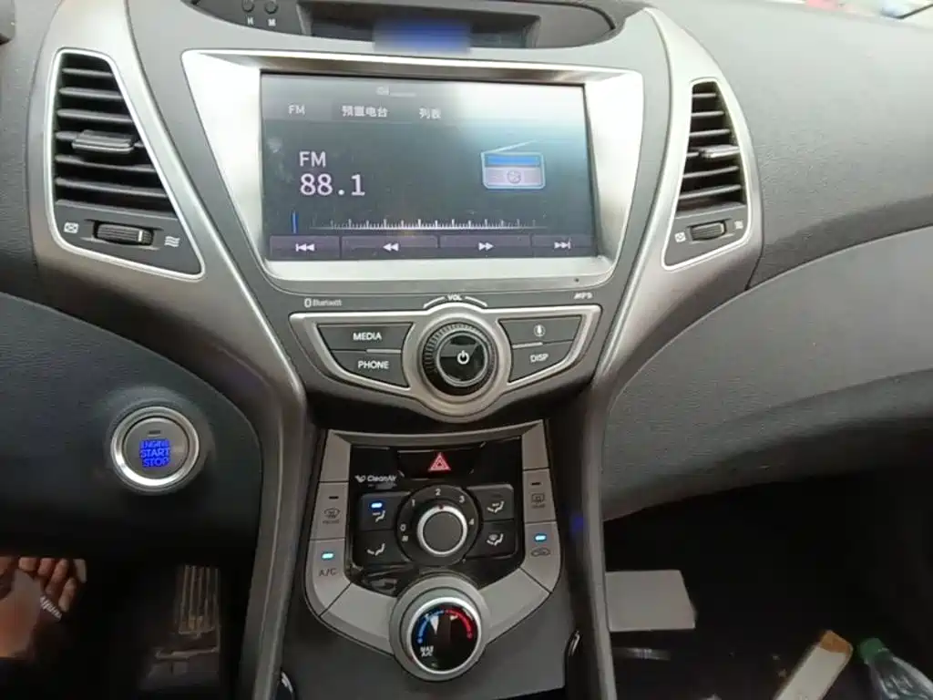 Hyundai Elantra Langdong 2017 — фото 6