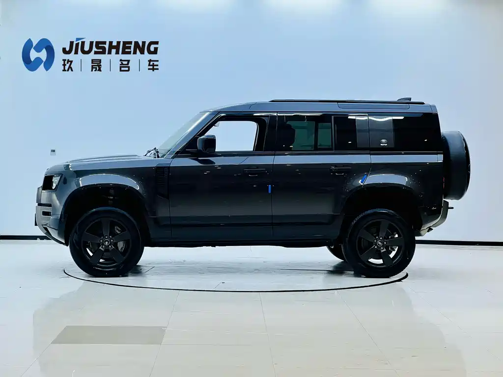 Land Rover Defender 2025