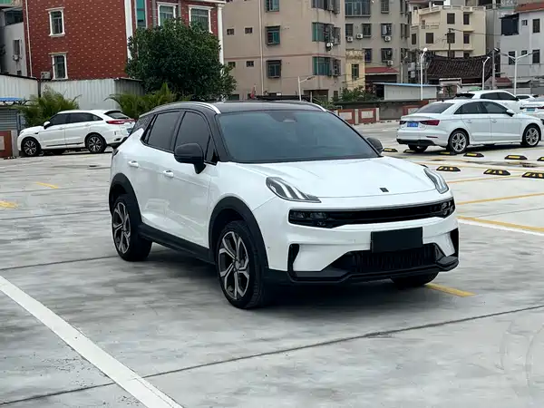 Lynk & Co 06 2023