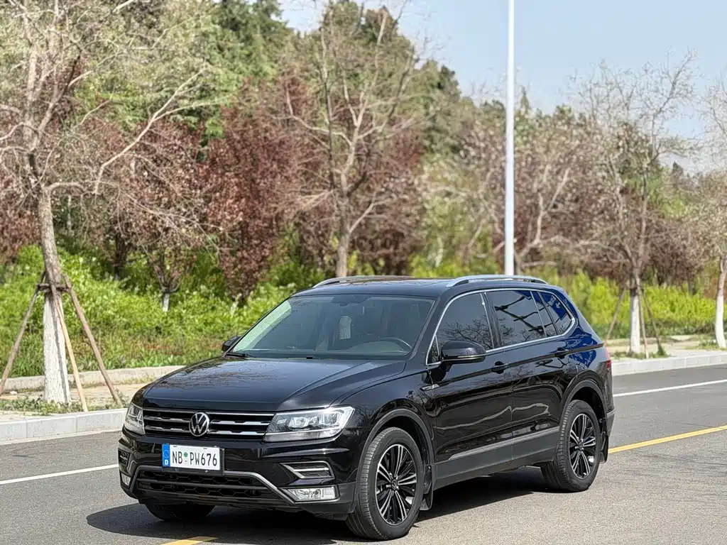 Volkswagen Tiguan L 2021 — фото 1