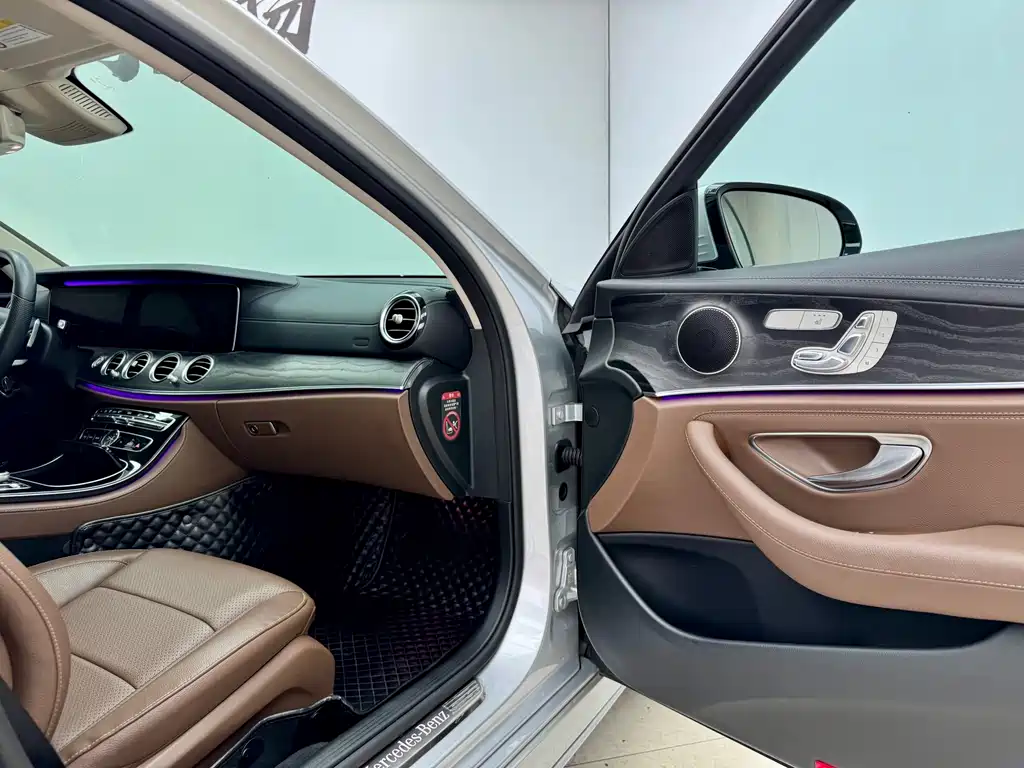 Mercedes-Benz E-Class 2016 — фото 13