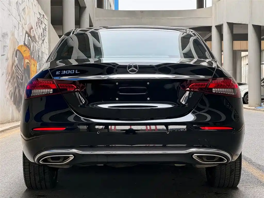 Mercedes-Benz E-Class 2023 — фото 4