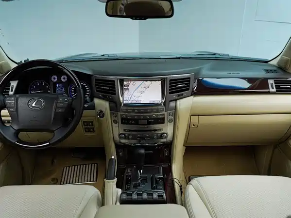 Lexus LX 2009