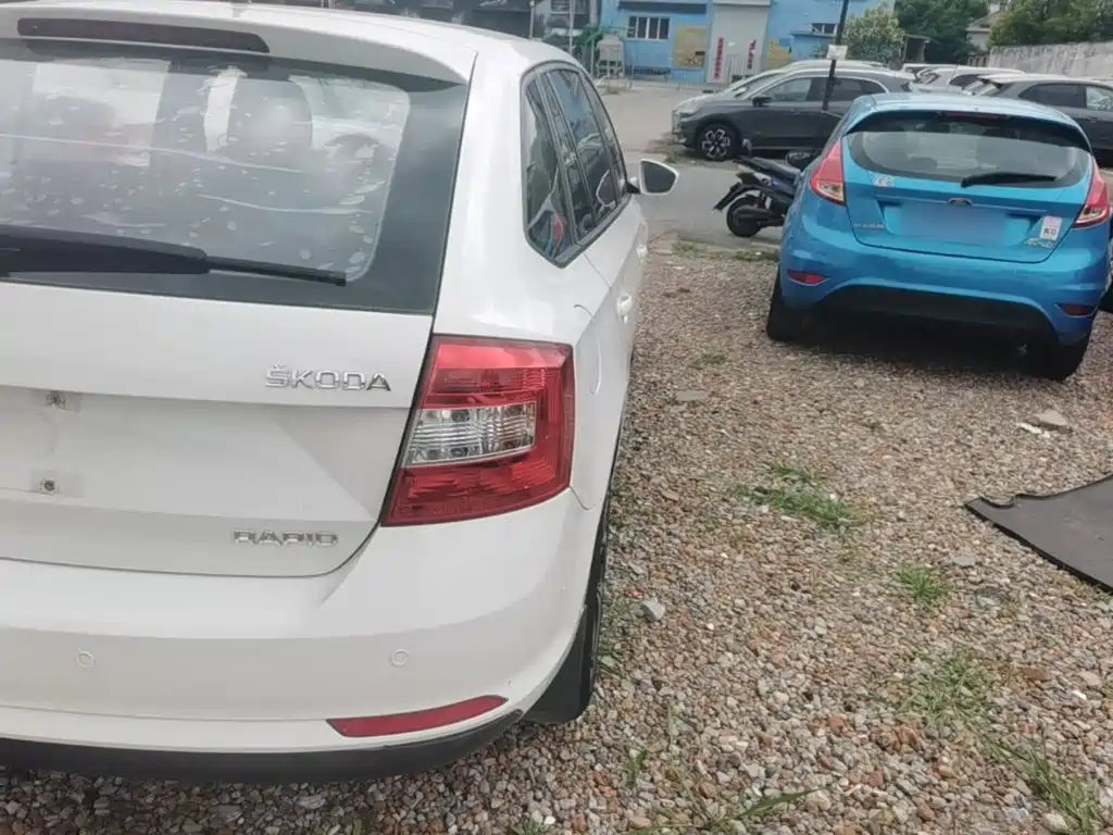 Skoda Rapid Spaceback 2016 — фото 8