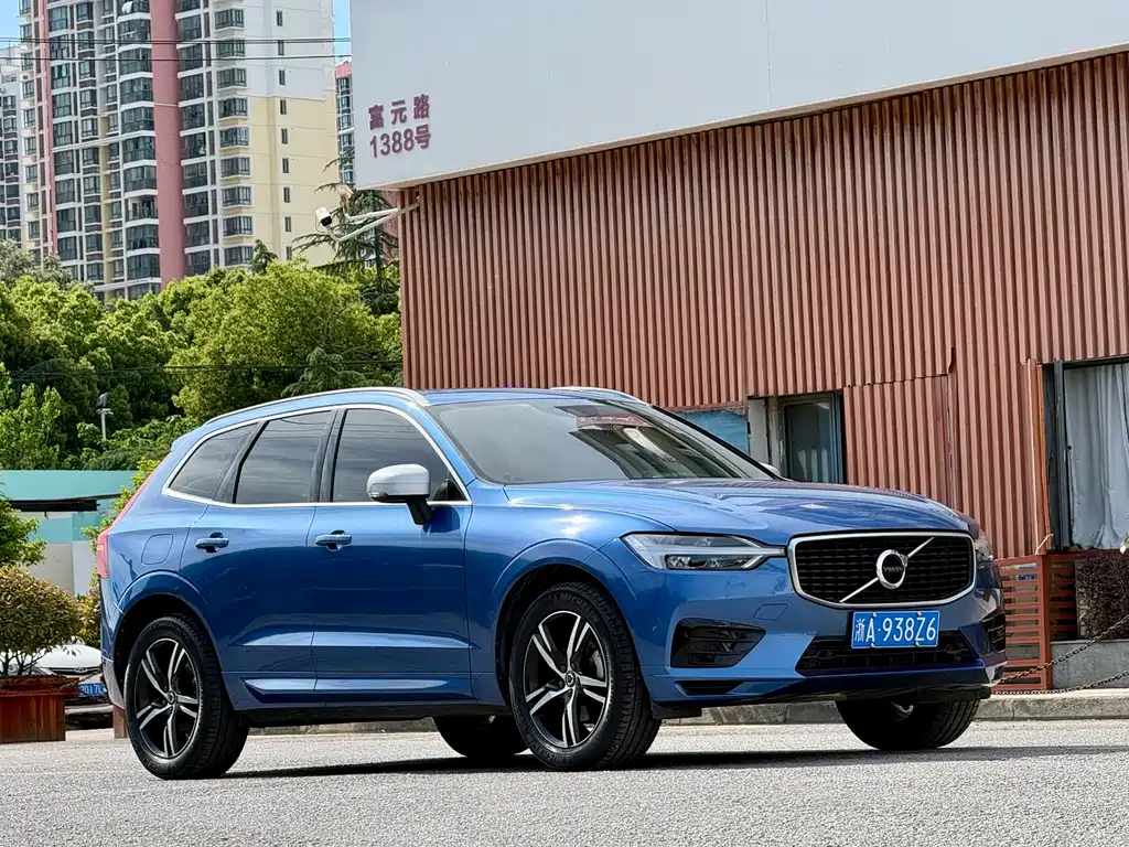 Volvo XC60 2018 — фото 9