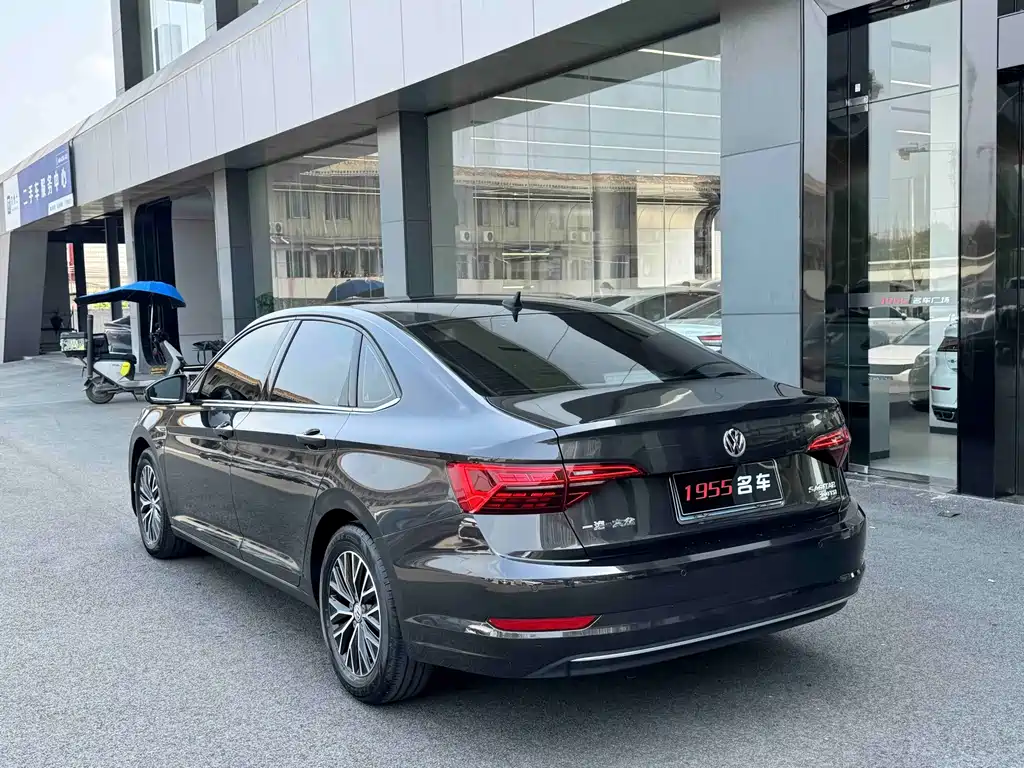Volkswagen Sagitar 2021
